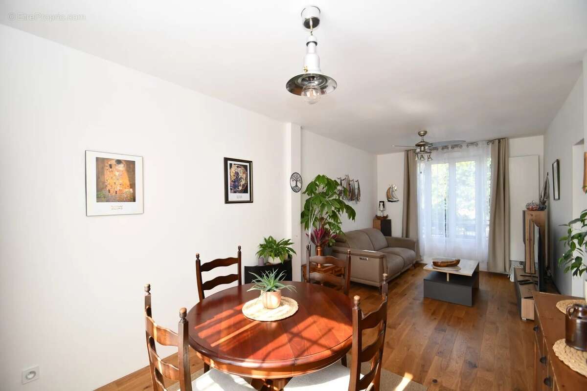 pavillon 4 pièces à Aulnay-sous-Bois, 142 m² - photo 2