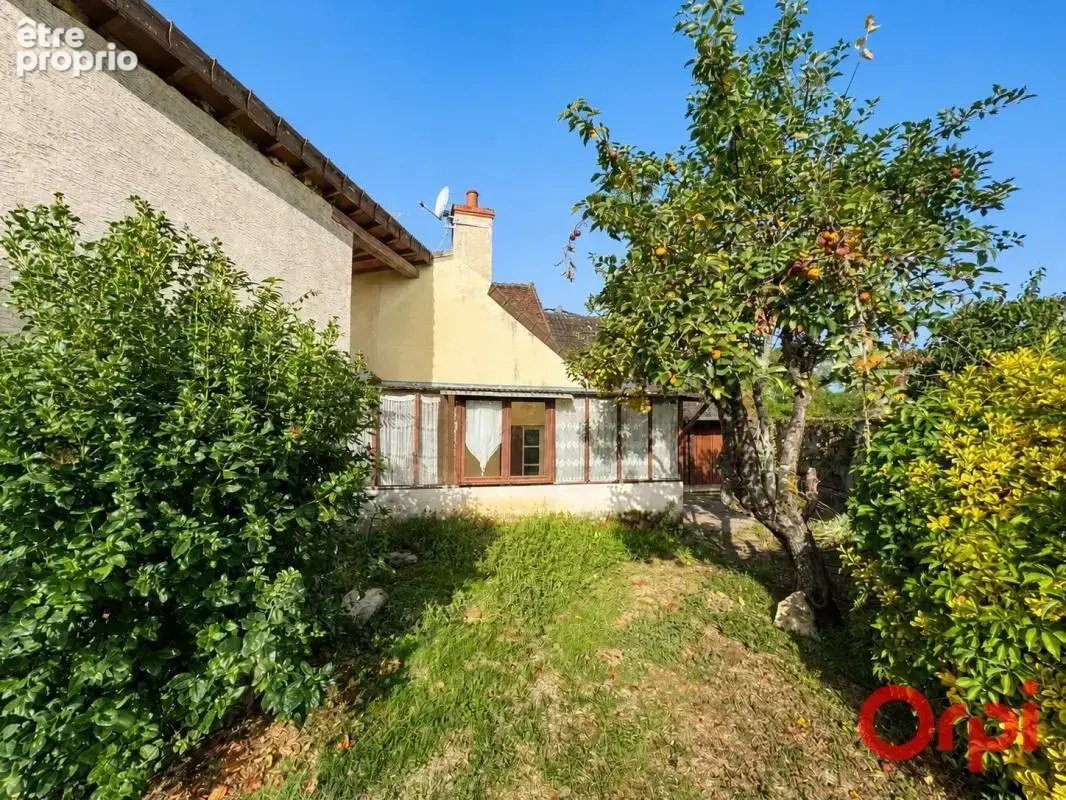 Photo Maison à Ainay-Le-Chateau au prix de 70 000€