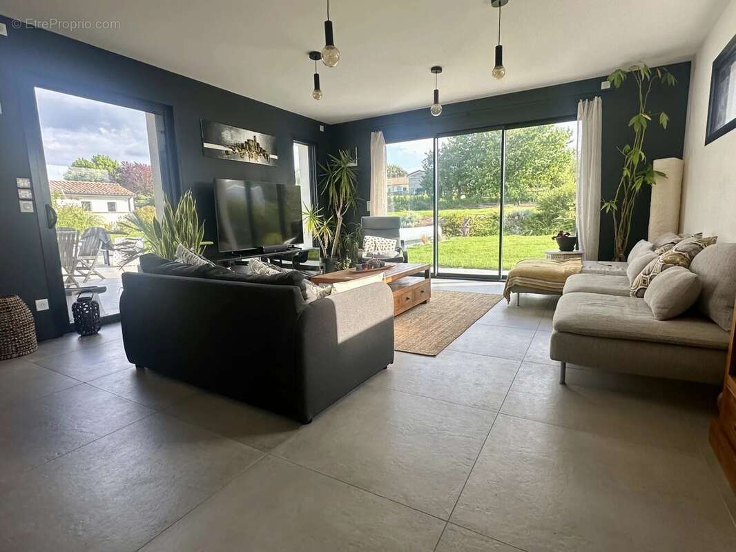 Maison à LAPEYROUSE-FOSSAT