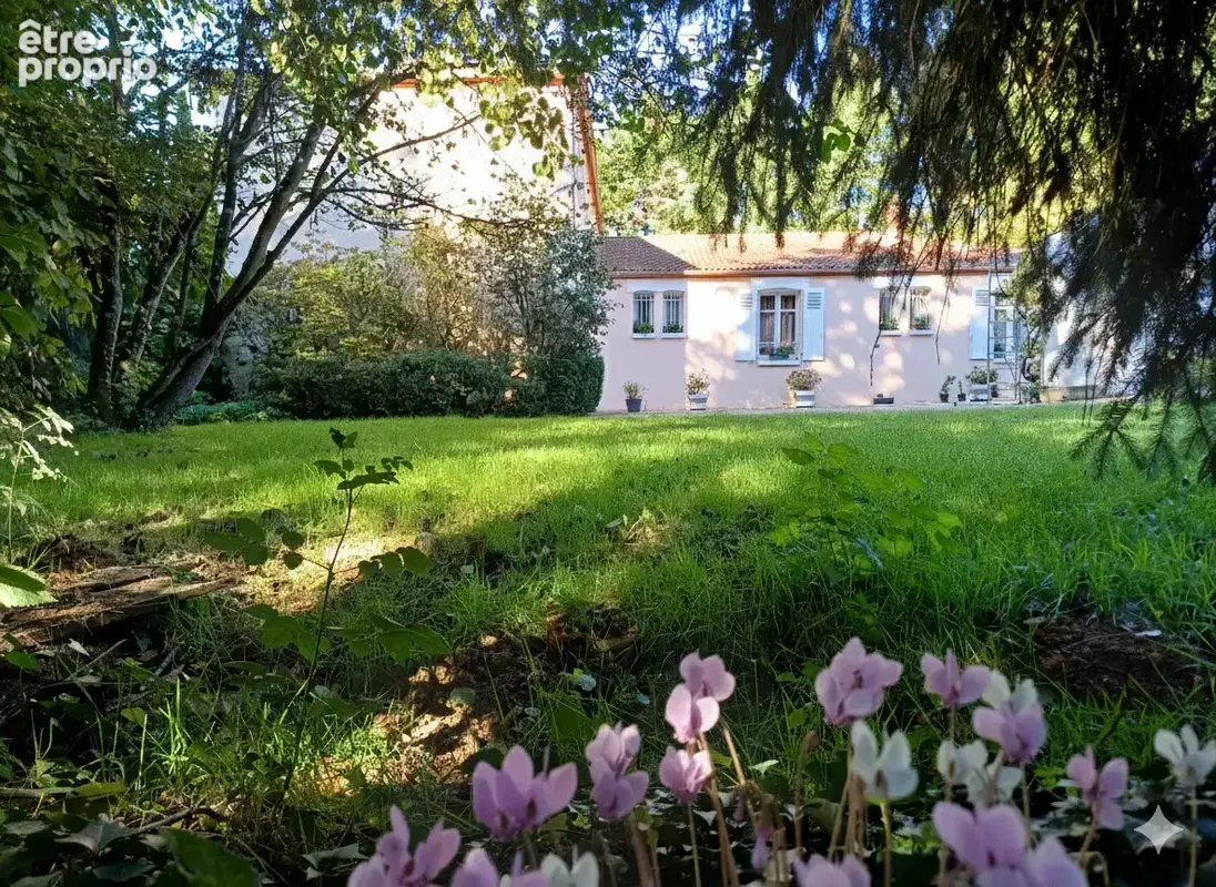 Propriété de charme style provençal dans un cadre verdoyant - photo 7