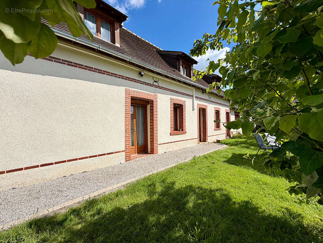 Maison Mandres 6 pièce(s) 173 m2 - photo 2