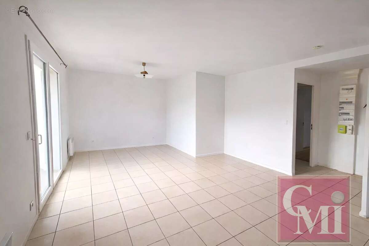 Appartement à BREUILLET