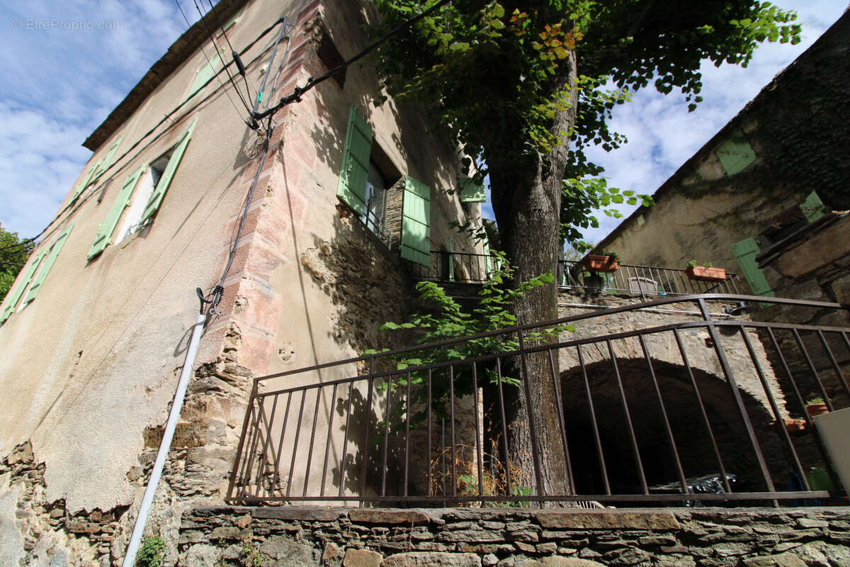 Maison à COLOMBIERES-SUR-ORB