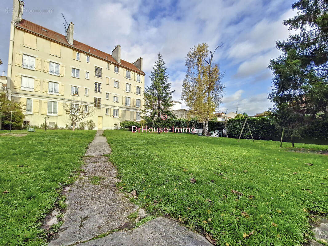 Appartement à LE BOURGET