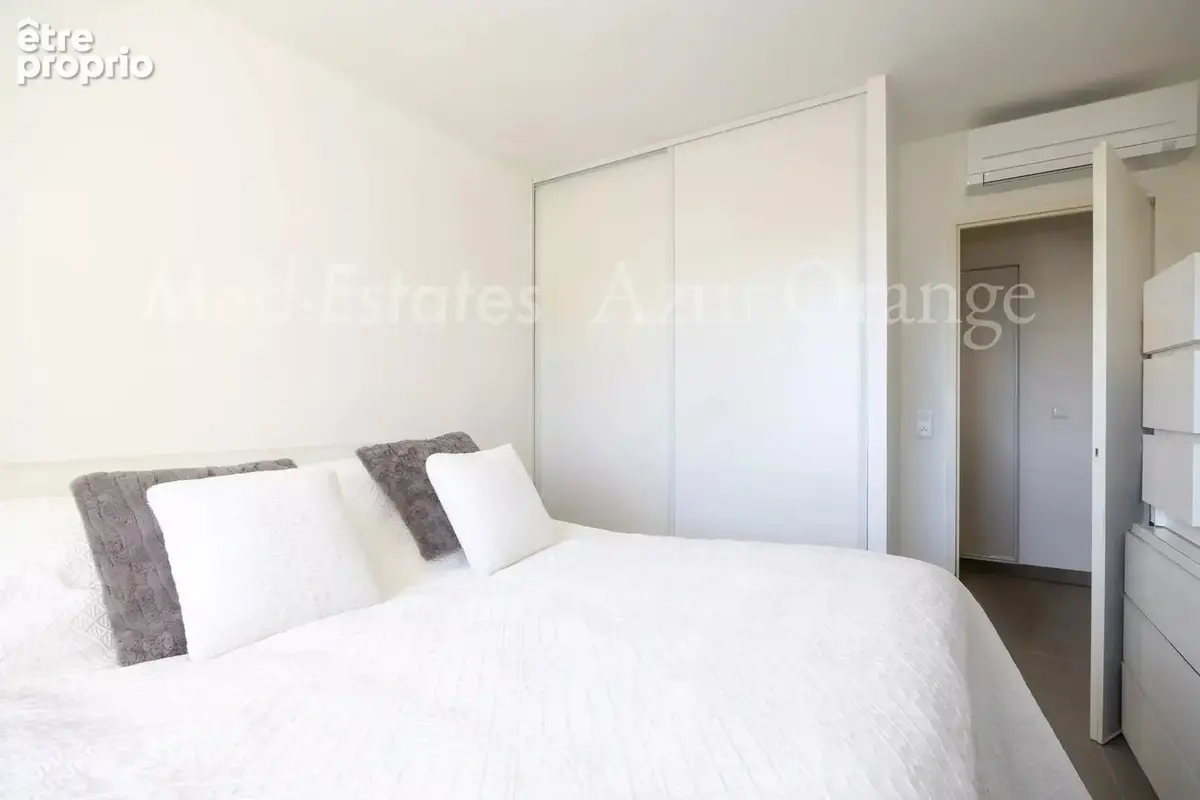 Grimaud village - Appartement T2 avec balcon et vue panoramique - photo 13