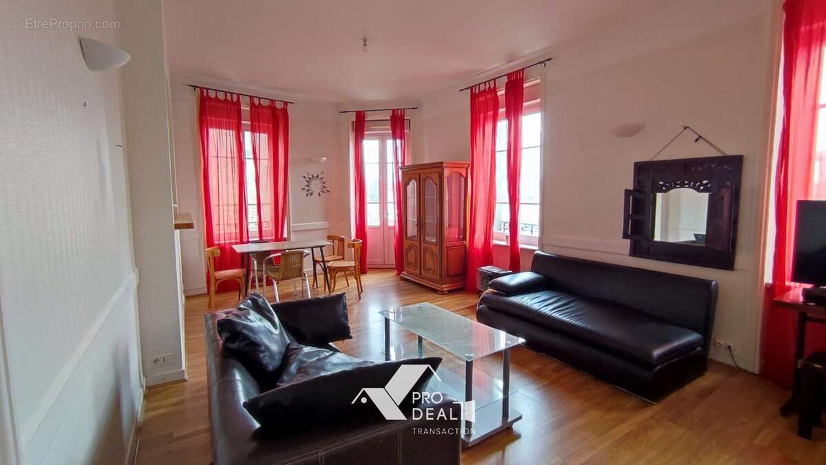 Appartement 568 m² à Haute-Rivoire  - photo 7