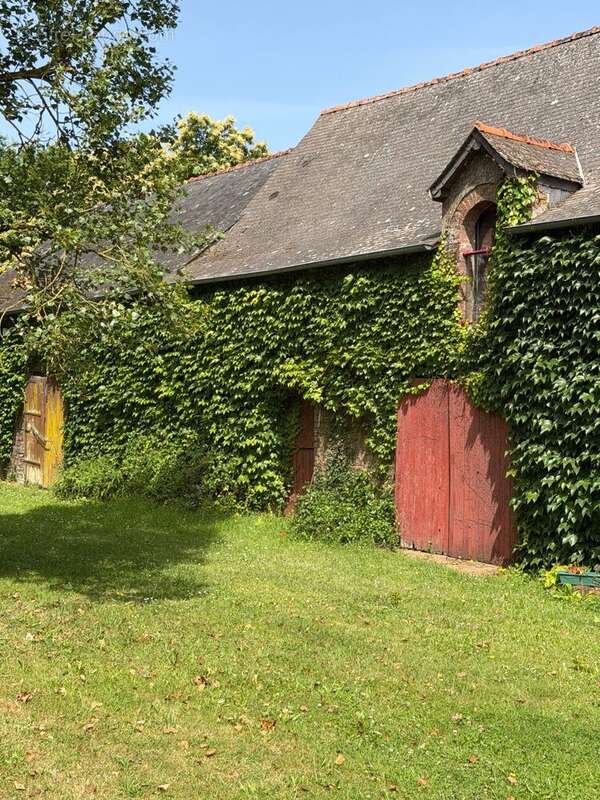 Maison 163 m² à Pance  - photo 7
