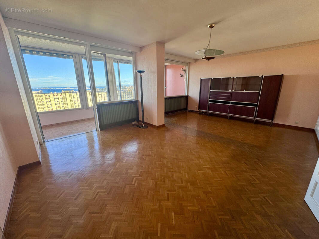 Appartement à MARSEILLE-9E
