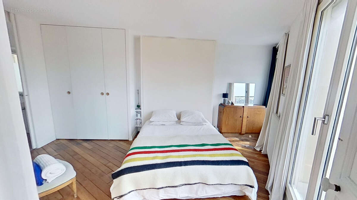 Appartement à PARIS-10E