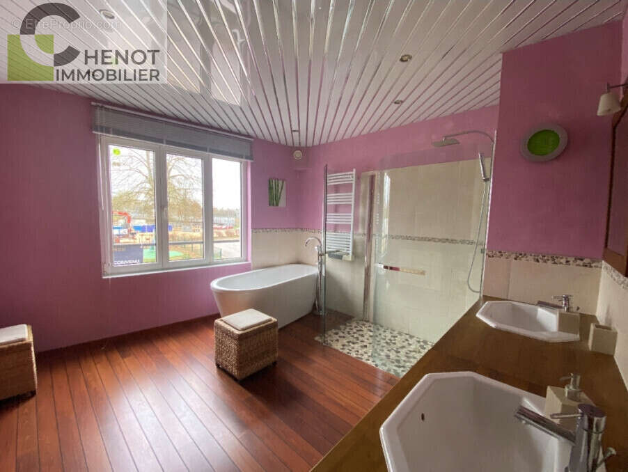 Maison à GONDREVILLE