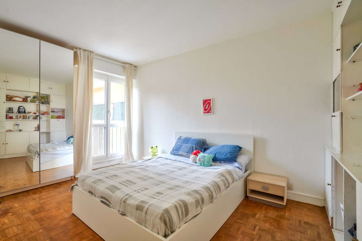 Appartement à IVRY-SUR-SEINE
