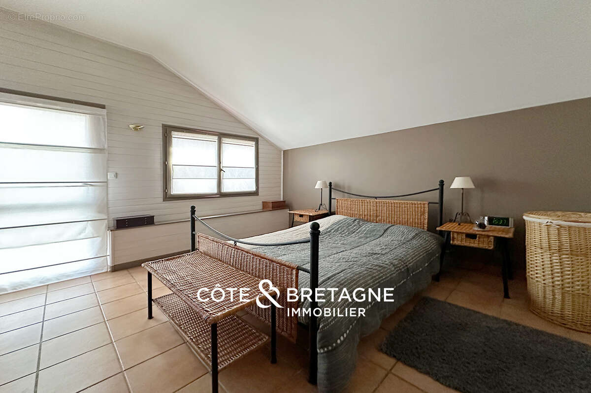 Bel ensemble de bâtiments en pierre de taille au faouët dans le morbihan  réf : 202595 - photo 9