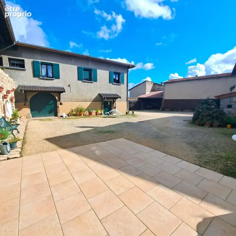Photo Maison à Orlienas au prix de 599 000€