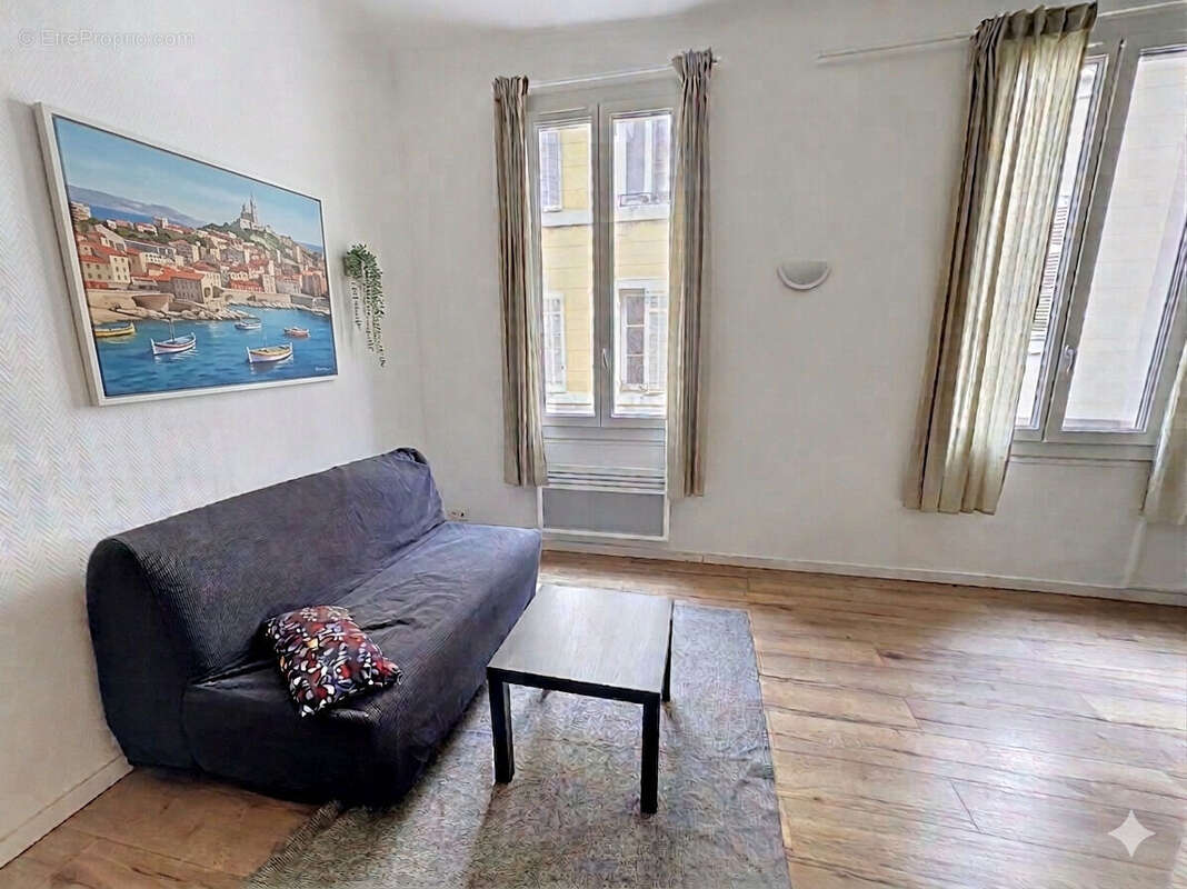 Appartement à MARSEILLE-2E