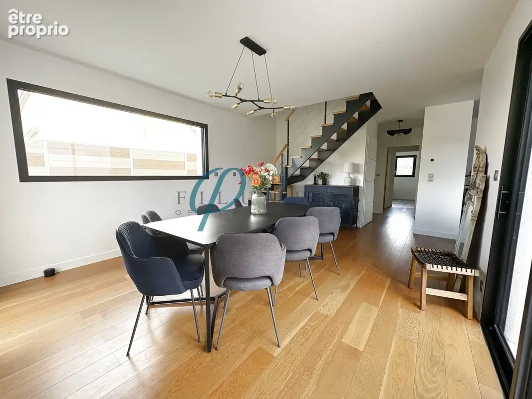 À vendre, Maison contemporaine lumineuse et chaleureuse, située au calme. - photo 3