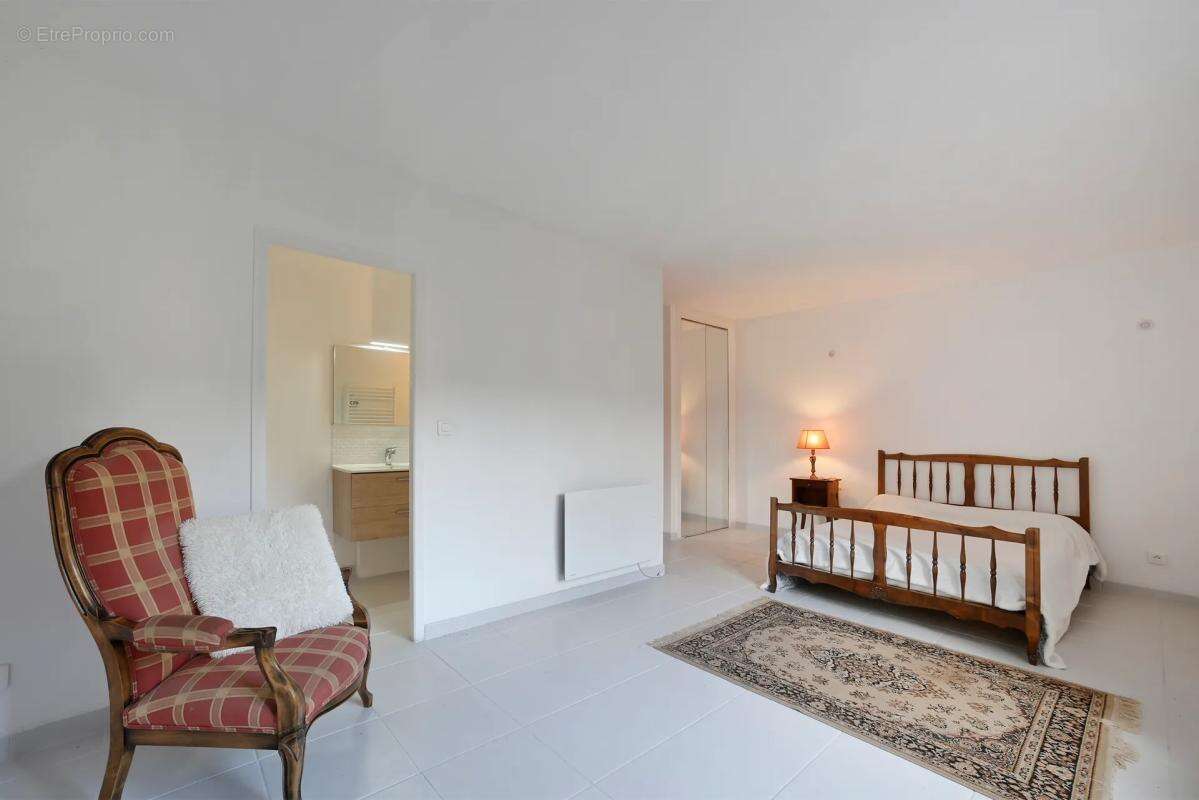 Maison à LES SALLES-DU-GARDON