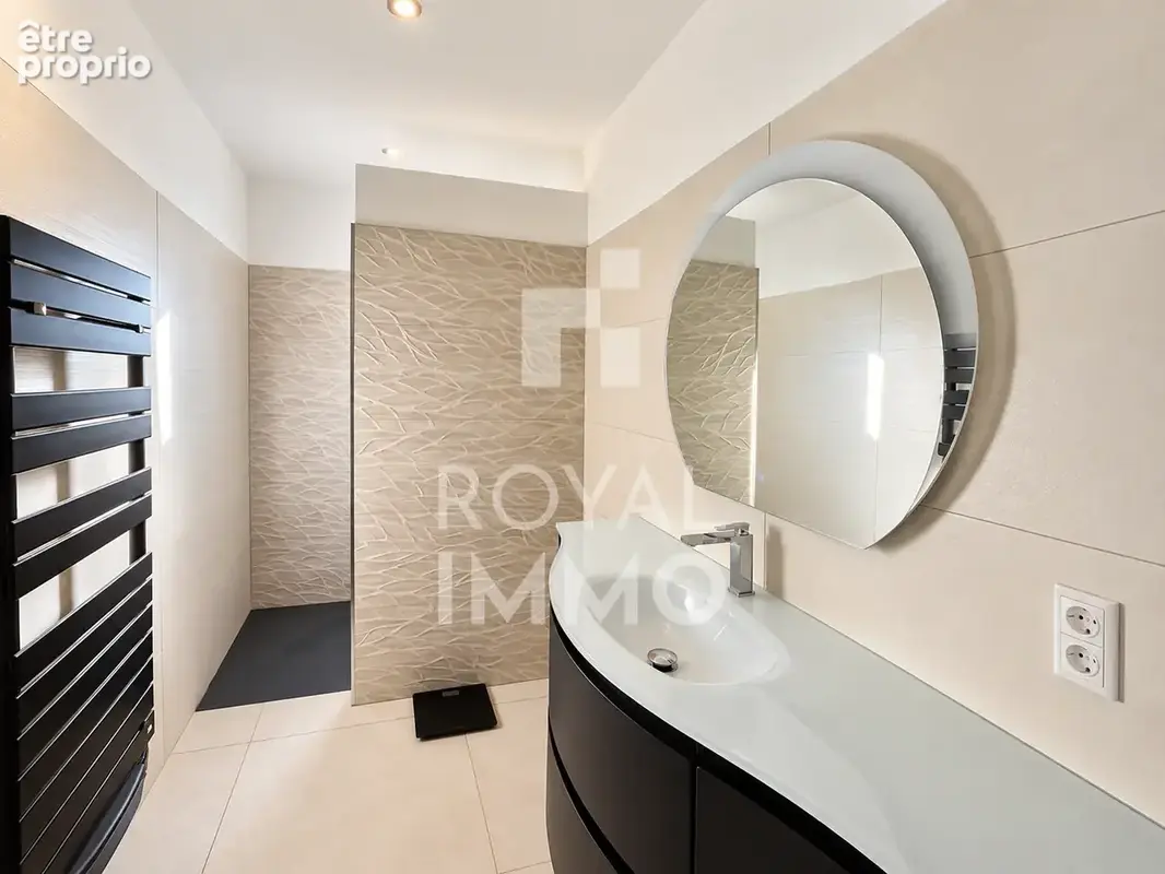SIX-FOURS La Coudoulière - Maison neuve de plain pied avec piscine et vue mer - photo 6