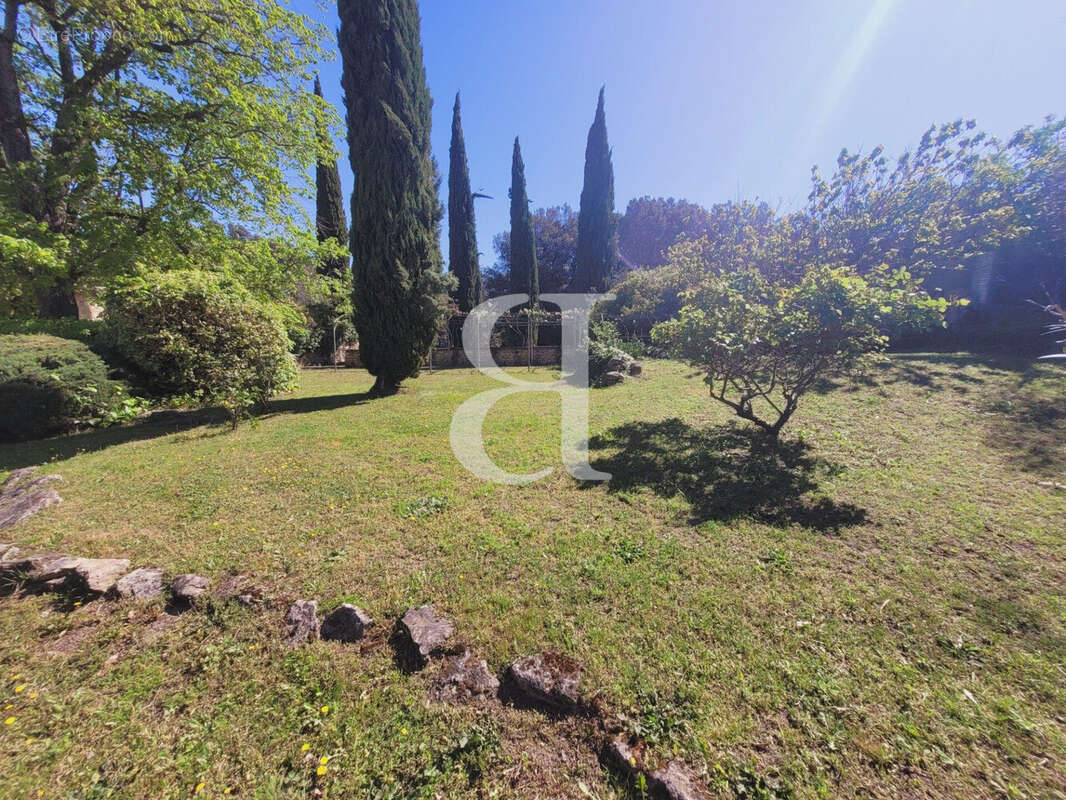 Maison 324 m² à Grignan  - photo 6