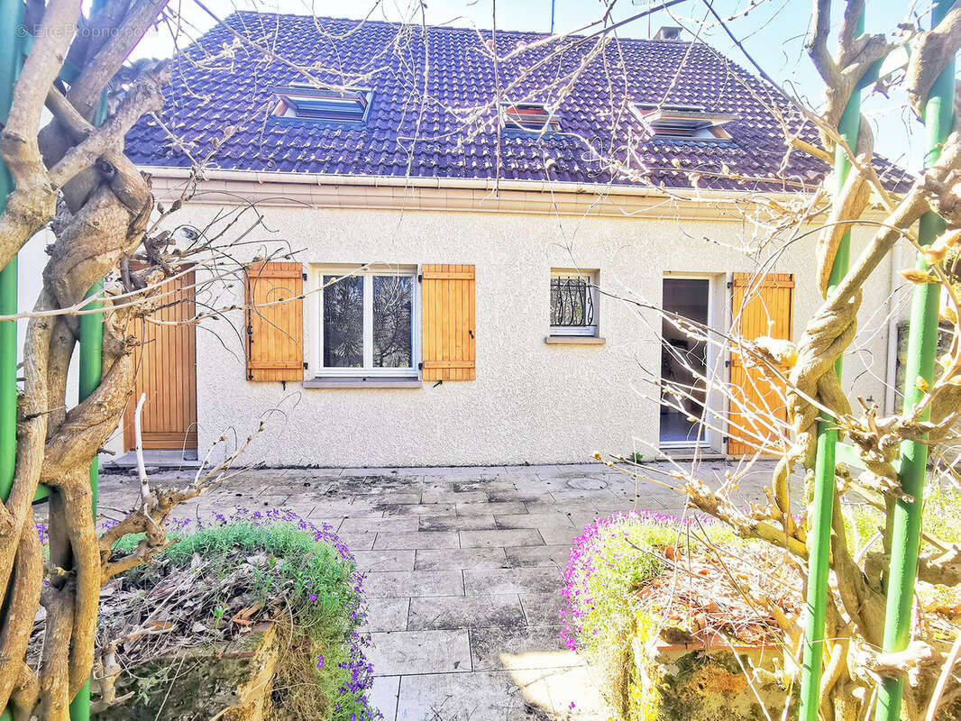 Maison à MAGNY-LES-HAMEAUX