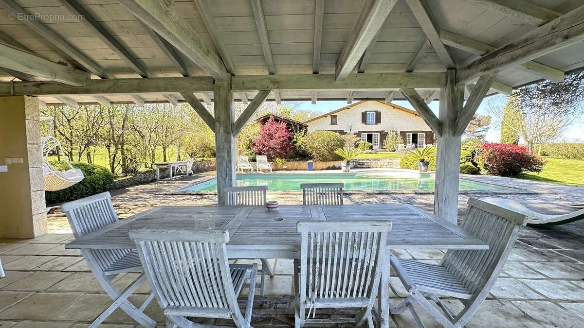 Maison à SAINT-MARTIN-DE-SEIGNANX