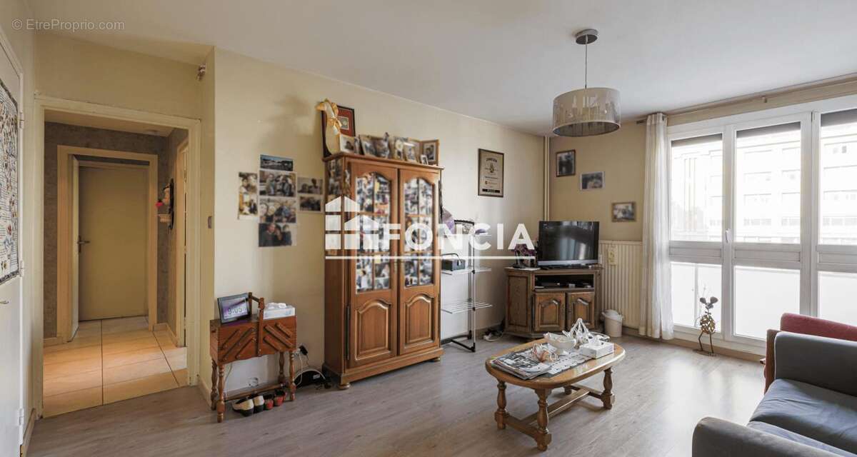 Appartement à LE PONT-DE-CLAIX