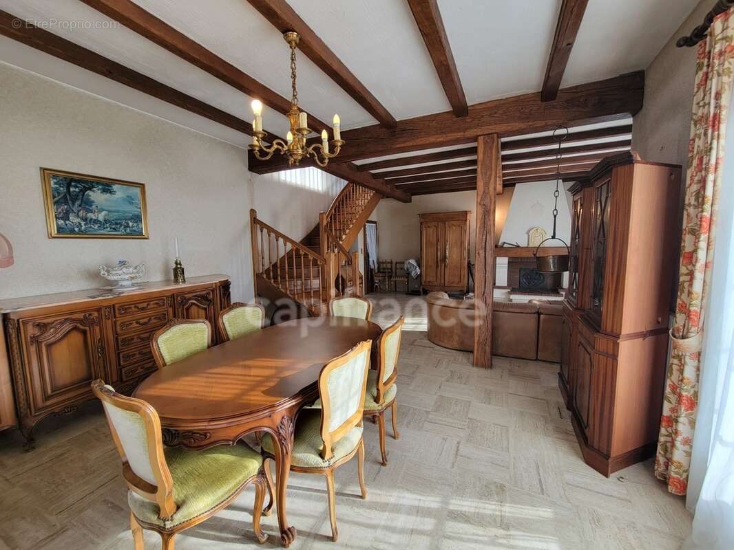 ( 85 ) Vendée entre NOIRMOUTIER , PORNIC et CHALLANS à vendre centre ville  BEAUVOIR SUR MER maison 7 pièces , 181 m² ,4 chambre - photo 8