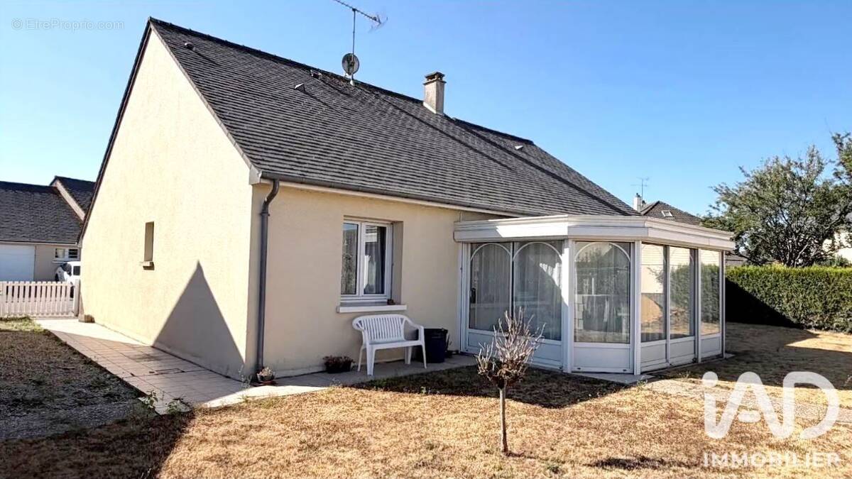 Photo 1 - Maison à L'HUISSERIE
