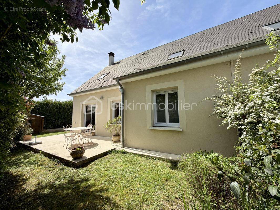 Maison à AZAY-SUR-CHER