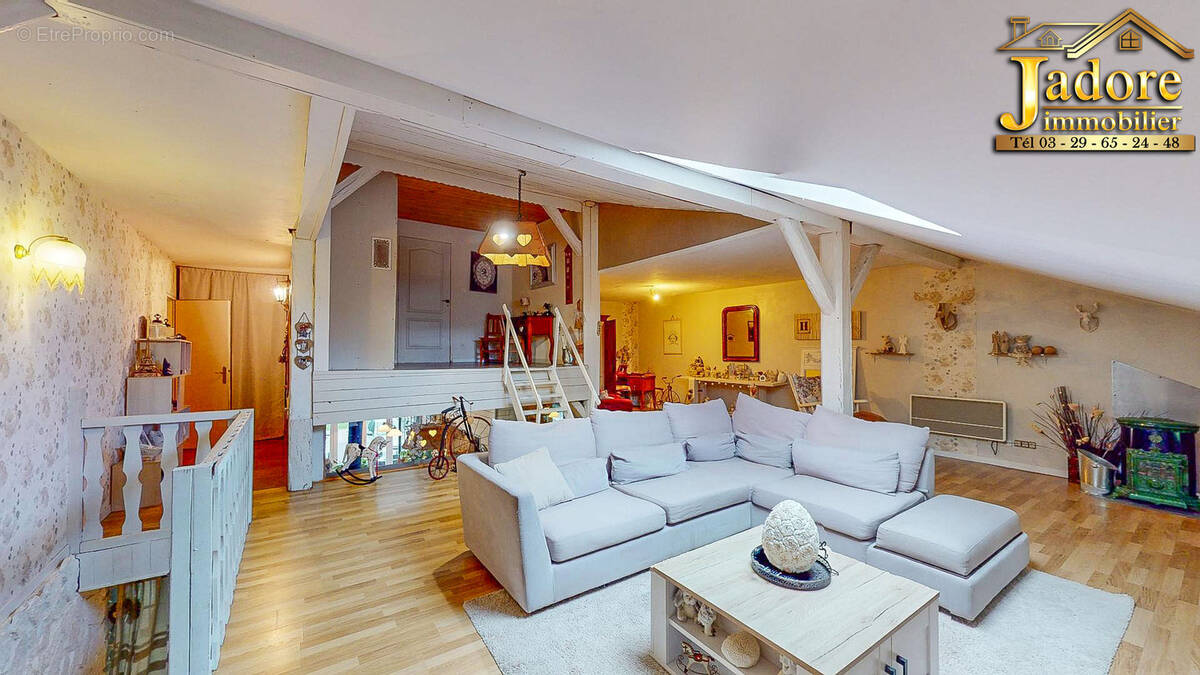 Maison à ETIVAL-CLAIREFONTAINE