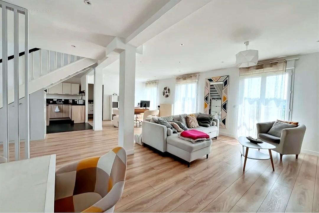 Maison à CRECY-LA-CHAPELLE