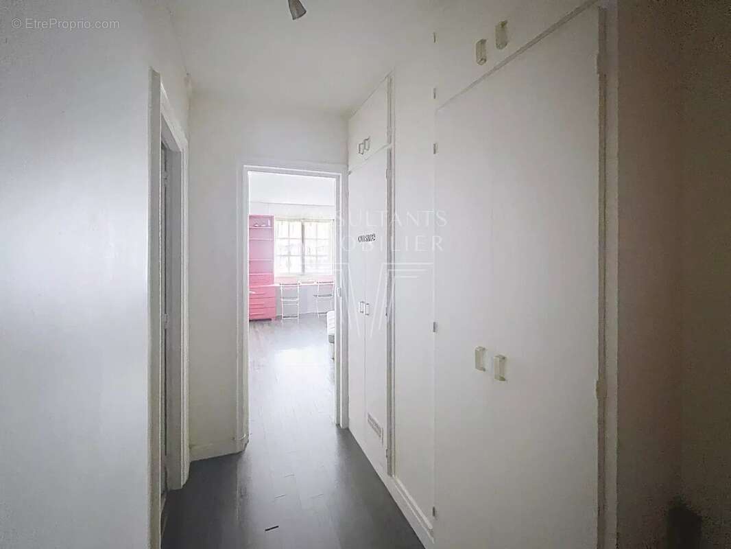 Appartement à NEUILLY-SUR-SEINE