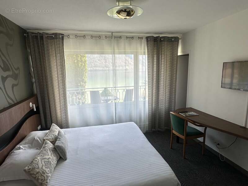 Commerce à AIGUEBELETTE-LE-LAC