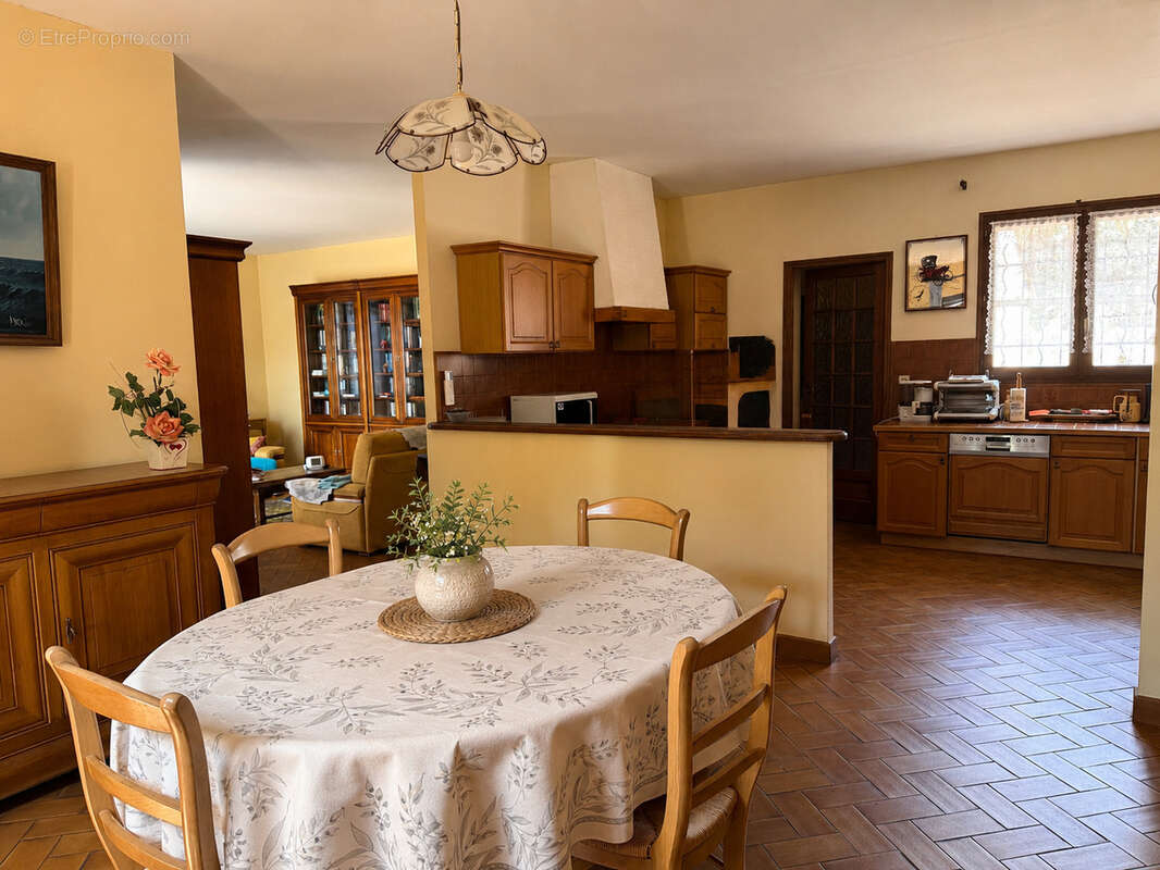 Maison à SUZE-LA-ROUSSE