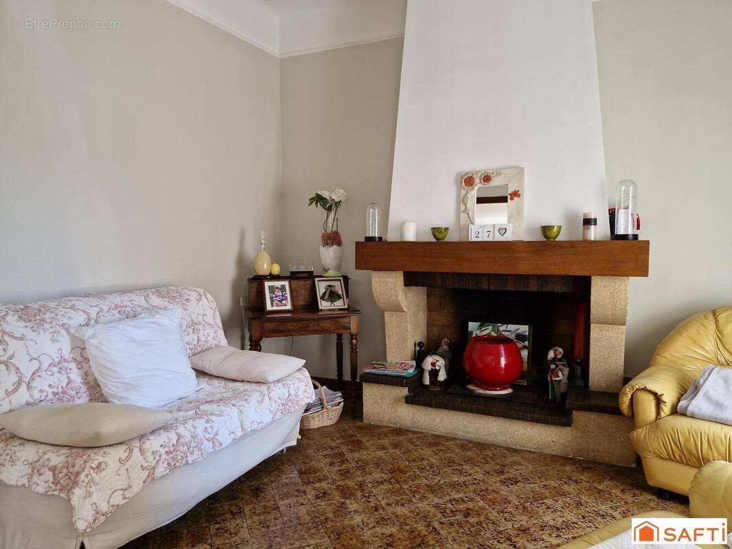 Photo 1 - Appartement à CUCURON