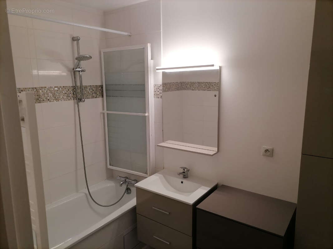 Appartement à SARTROUVILLE