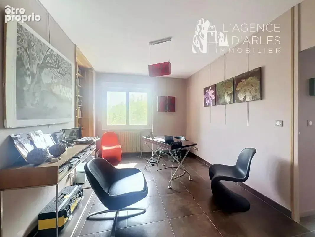 Arles Monplaisir – Élégante maison -  220m² de volumes et un jardin préservé au calme - photo 12