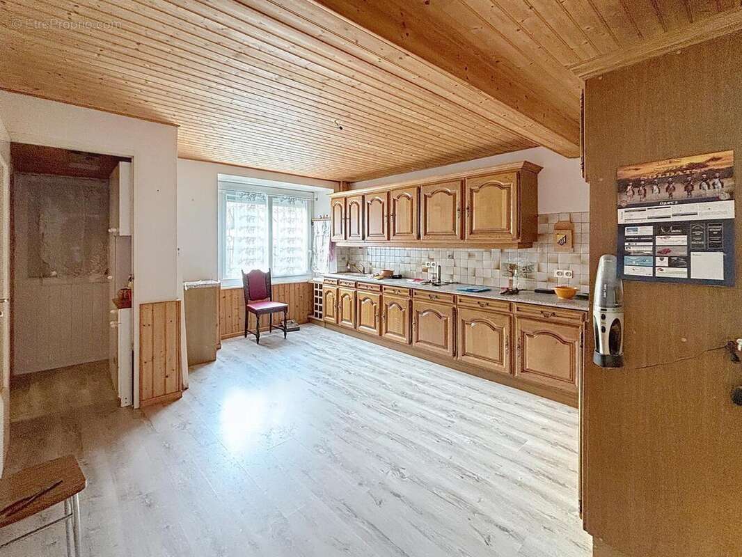 Maison 155 m² à Les Casses  - photo 9