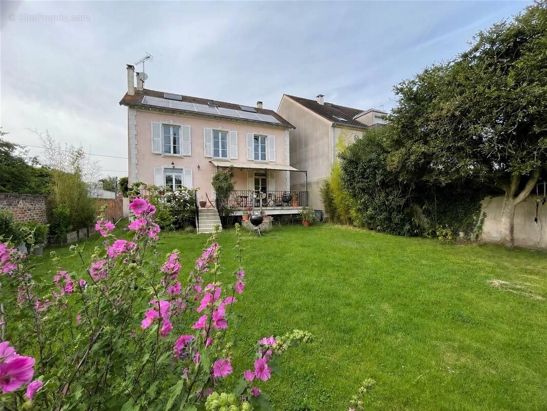 Maison à GRETZ-ARMAINVILLIERS