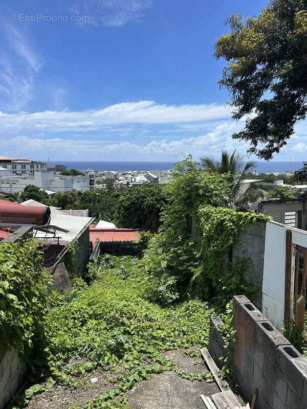 Terrain à SAINT-DENIS