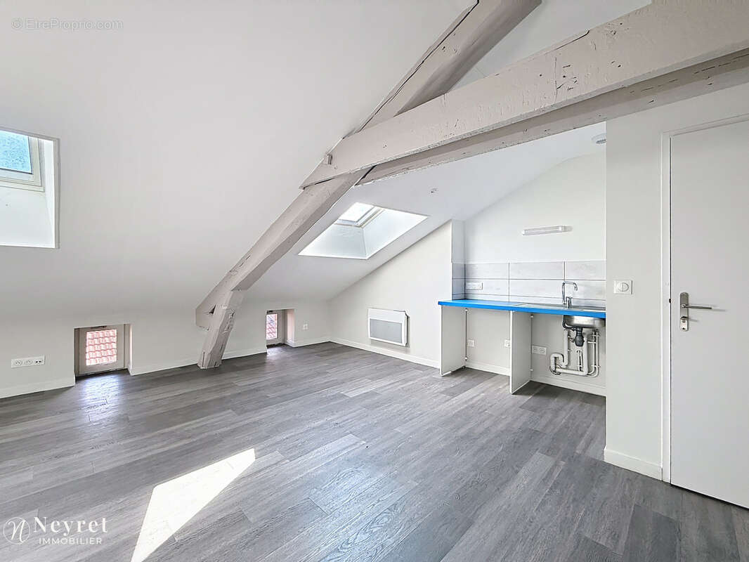 Appartement à SAINT-ETIENNE