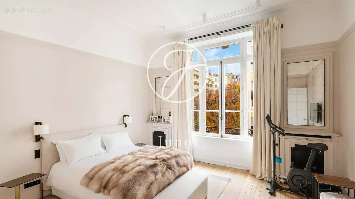 Maison à PARIS-16E