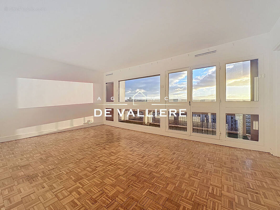 Appartement à NANTERRE