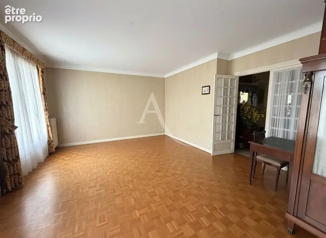 Nantes Appartement 104 m², 4 chambres, grande terrasse, garage + dépendances - photo 2