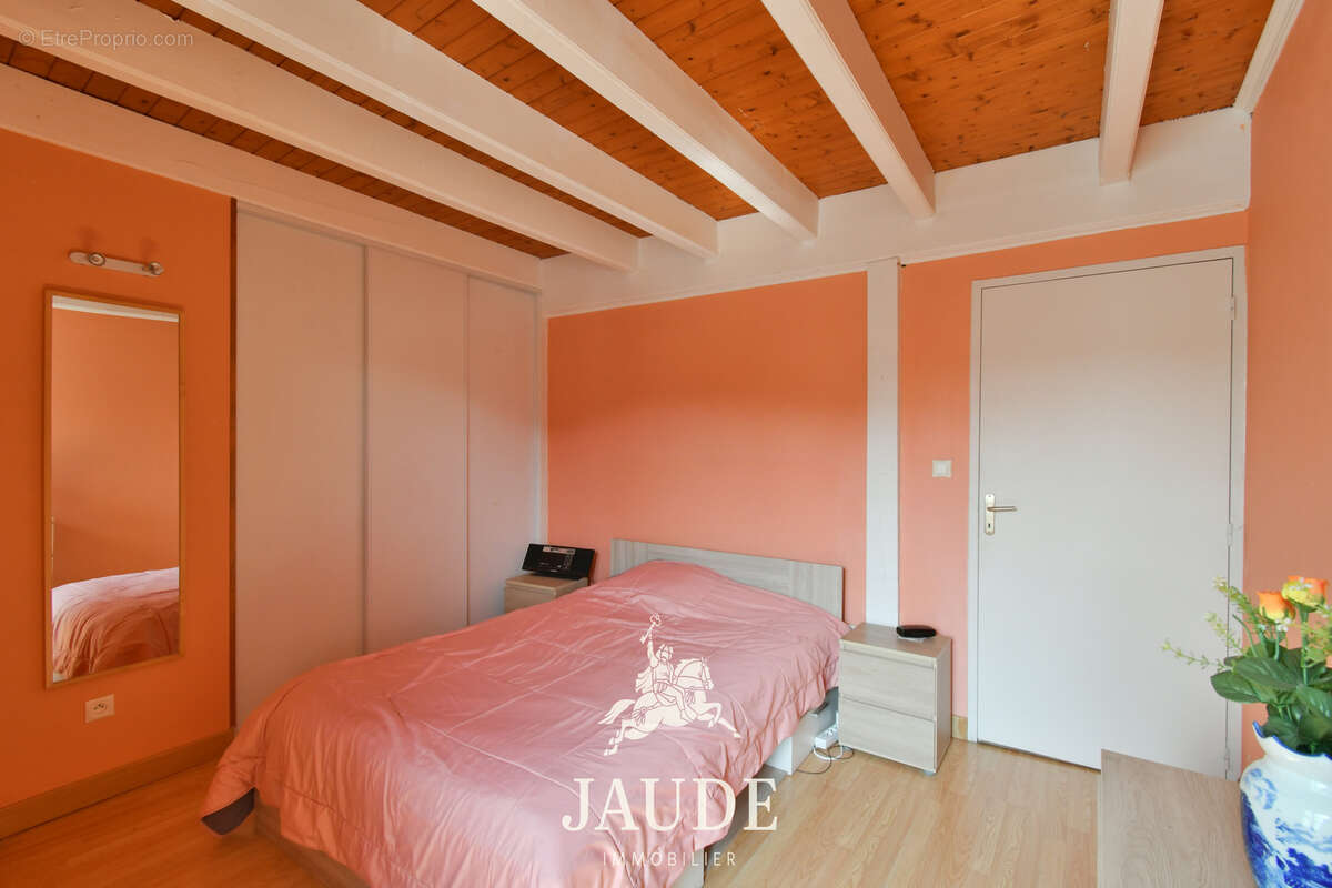 Maison de bourg (100m2) avec petit garage et cave à Ceyrat - photo 3