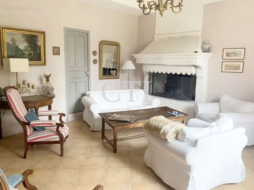 Maison à VAISON-LA-ROMAINE