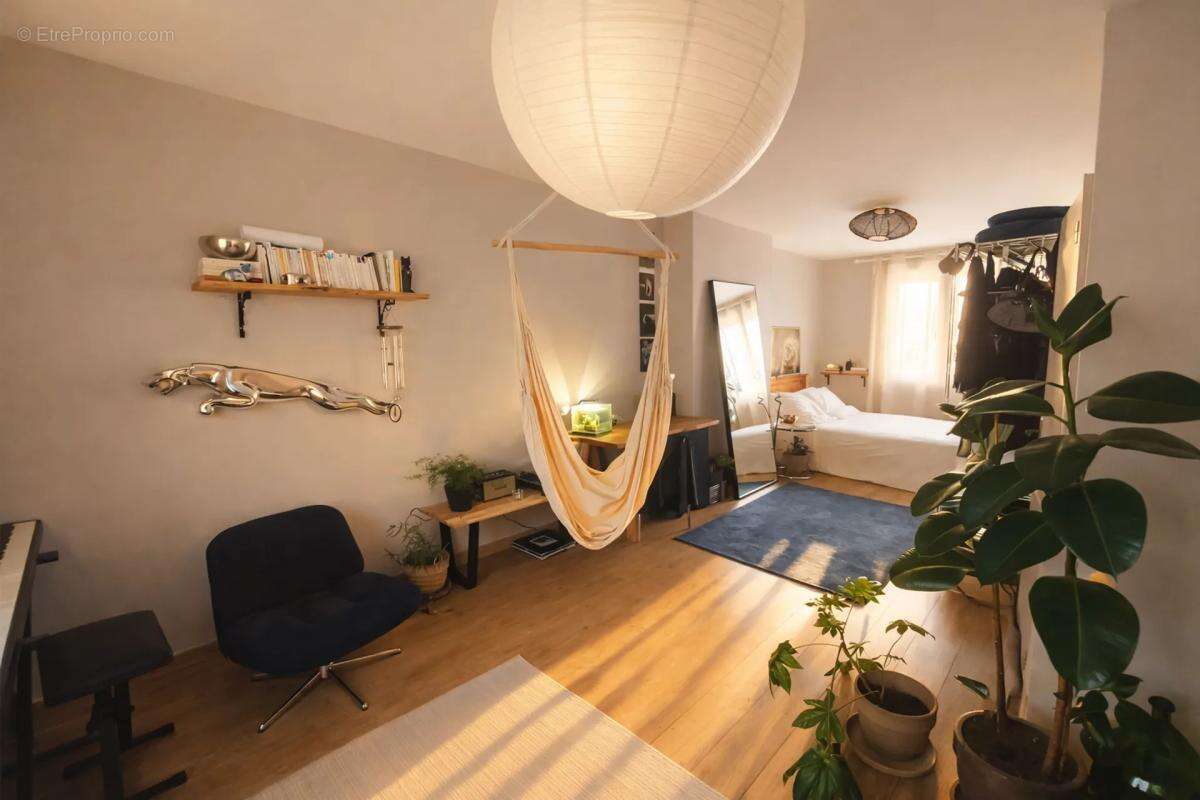 Maison à SAINT-MACAIRE-EN-MAUGES