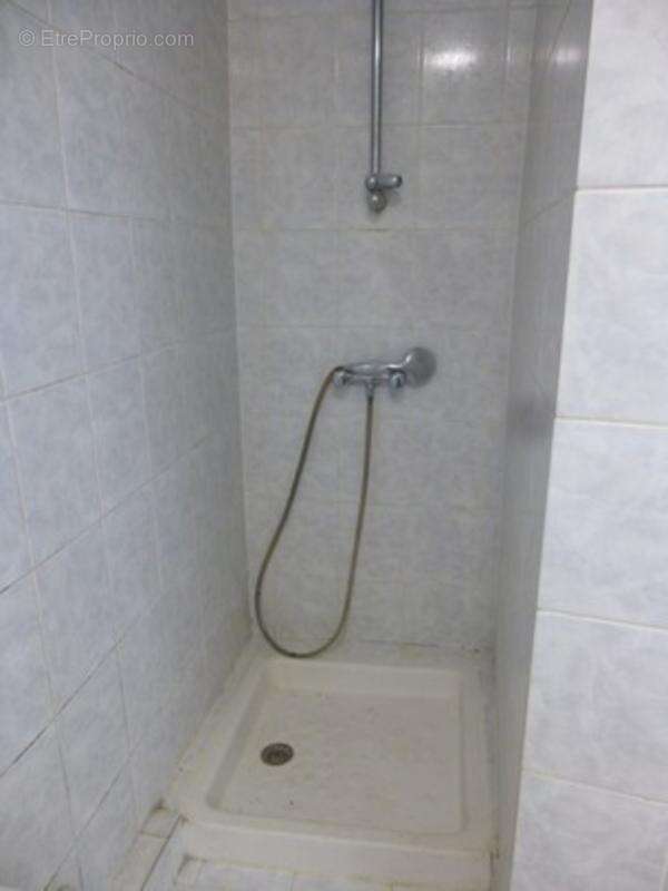 SPECIAL INVESTISSEURS !  appartement 1 pièce de 20 m2 avec cave et parking à vendre à Carrières sous Poissy au prix de 89000 eur - photo 5