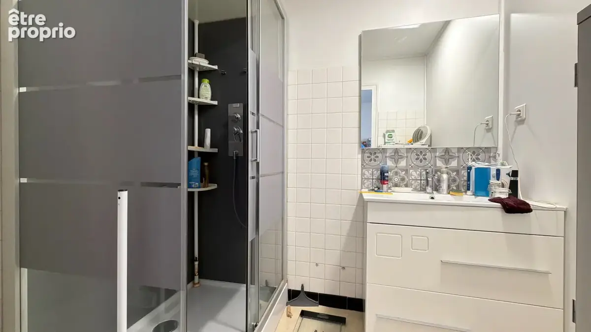 Maison rénovée avec jardin et garage - photo 11