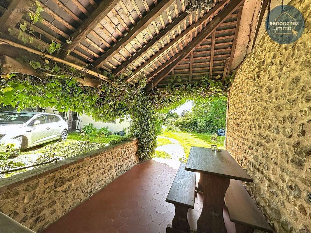 Maison à FAVIERES