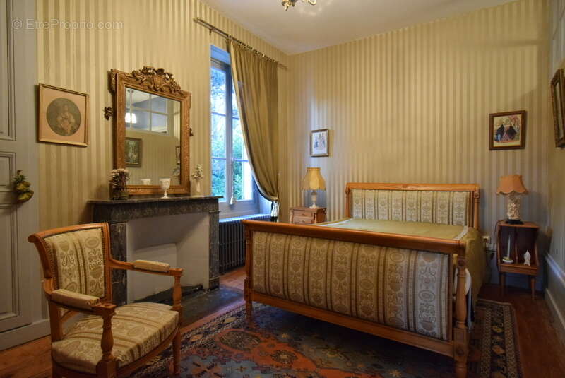 n°9 - Maison à MERCUREY